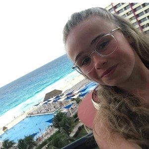 Meet your Posher, Anahée